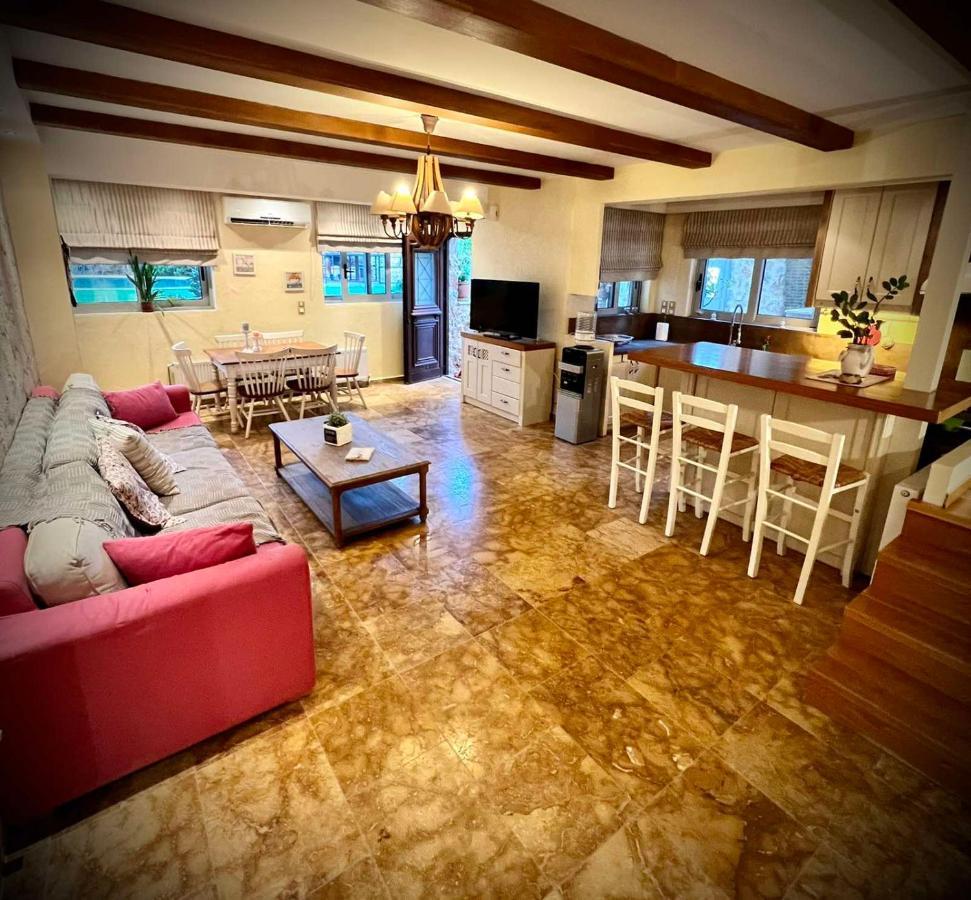 Ένας Ευχάριστος Χώρος Με Πισίνα Villa Pórto Ráfti Exteriör bild